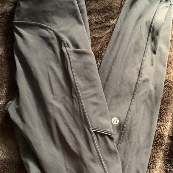 Black “Swift Speed High-Rise Tight Leggings” Size 2 (xs or s) GREAT CONDITION! - Picture 2 of 2